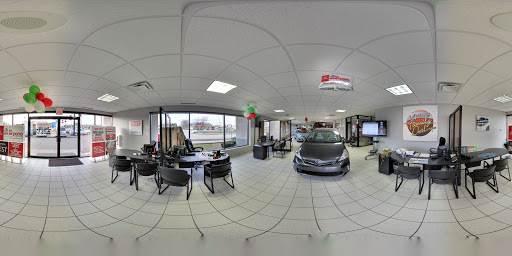 Car Dealer «LaFontaine Toyota», reviews and photos, 2027 S Telegraph Rd, Dearborn, MI 48124, USA