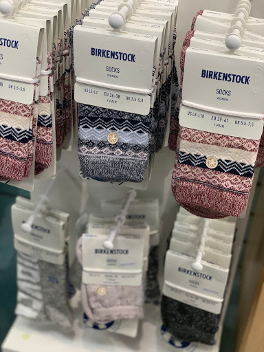 Shoe Store «Gimres Shoe Store Hillsboro», reviews and photos, 256 E Main St, Hillsboro, OR 97123, USA