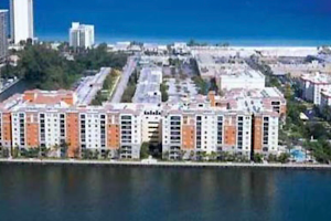 Porto Bellagio Condos image