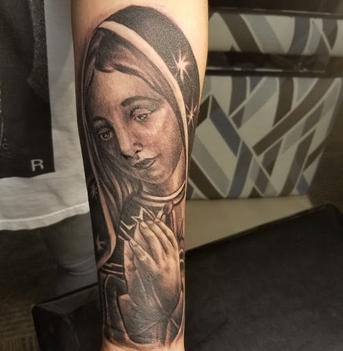 Explore mom name tattoo ideas, creative tattoo ideas in Round Rock, available at Beto Tats