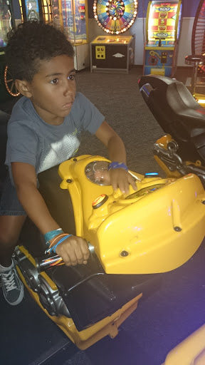 Bowling Alley «Brunswick Zone Doverama Lanes», reviews and photos, 1600 S Governors Ave, Dover, DE 19904, USA