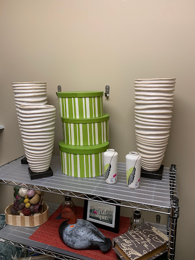 Thrift Store «Grannies Attic», reviews and photos, 1327 E Main, Puyallup, WA 98372, USA