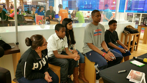 Computer Store «Microsoft Store - Freehold Raceway Mall», reviews and photos, 3710 U.S. 9, Freehold, NJ 07728, USA