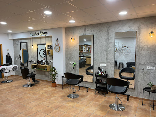 Salva Rueda Peluqueros en Alozaina, Málaga