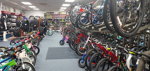 Bicycle Store «Trek Bicycle Store Greensboro», reviews and photos, 1209 Battleground Ave, Greensboro, NC 27408, USA