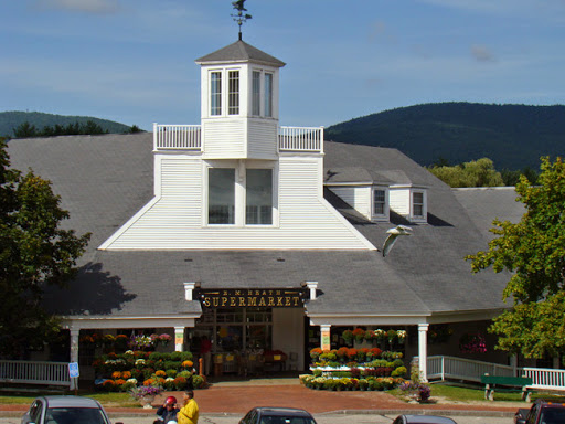 EM Heath Supermarket, 12 Main St C, Center Harbor, NH 03226, USA, 