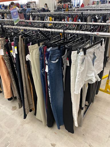 Thrift Store «Goodwill - Sherman Oaks», reviews and photos, 14760 Ventura Blvd, Sherman Oaks, CA 91403, USA