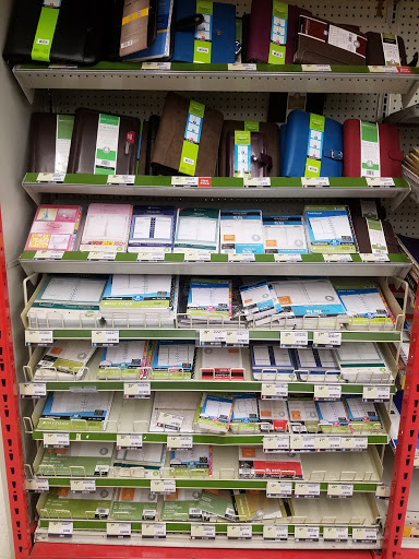 Office Supply Store «Staples», reviews and photos, 547 River Rd, Edgewater, NJ 07020, USA