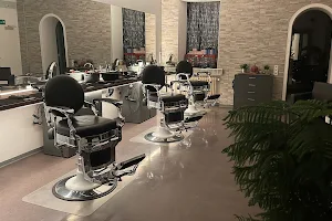 Crystal Hairstudio image