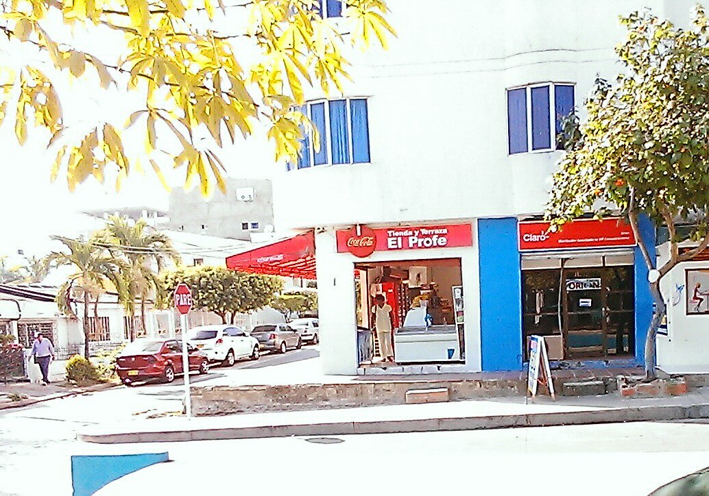 TIENDA Y TERRAZA EL PROFE