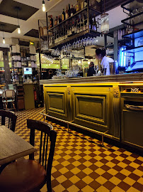 Atmosphère du Restaurant français Les Ambassades à Paris - n°15