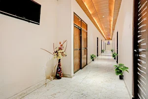 OYO Hotel Nirvana Lodging And Boarding image