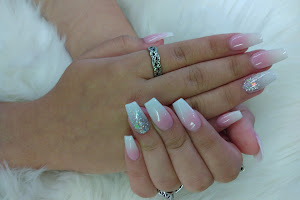 Chic nails and spa