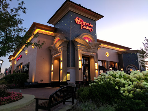 Shopping Mall «Lincolnshire Commons», reviews and photos, 900 Milwaukee Ave, Lincolnshire, IL 60069, USA