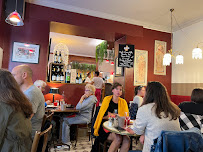 Atmosphère du Restaurant Café des Bains à Aix-les-Bains - n°4