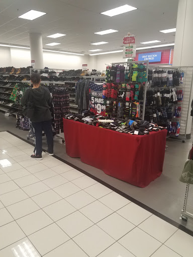 Clothing Store «Burlington Coat Factory», reviews and photos, 7301 Castor Ave, Philadelphia, PA 19149, USA
