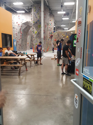 Rock Climbing Gym «MetroRock North / Newburyport», reviews and photos, 40 Parker St, Newburyport, MA 01950, USA