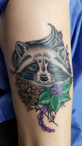 Tattoo Shop «Red Octopus Tattoos & Body Piercings», reviews and photos, 7465 Annapolis Rd, Hyattsville, MD 20784, USA