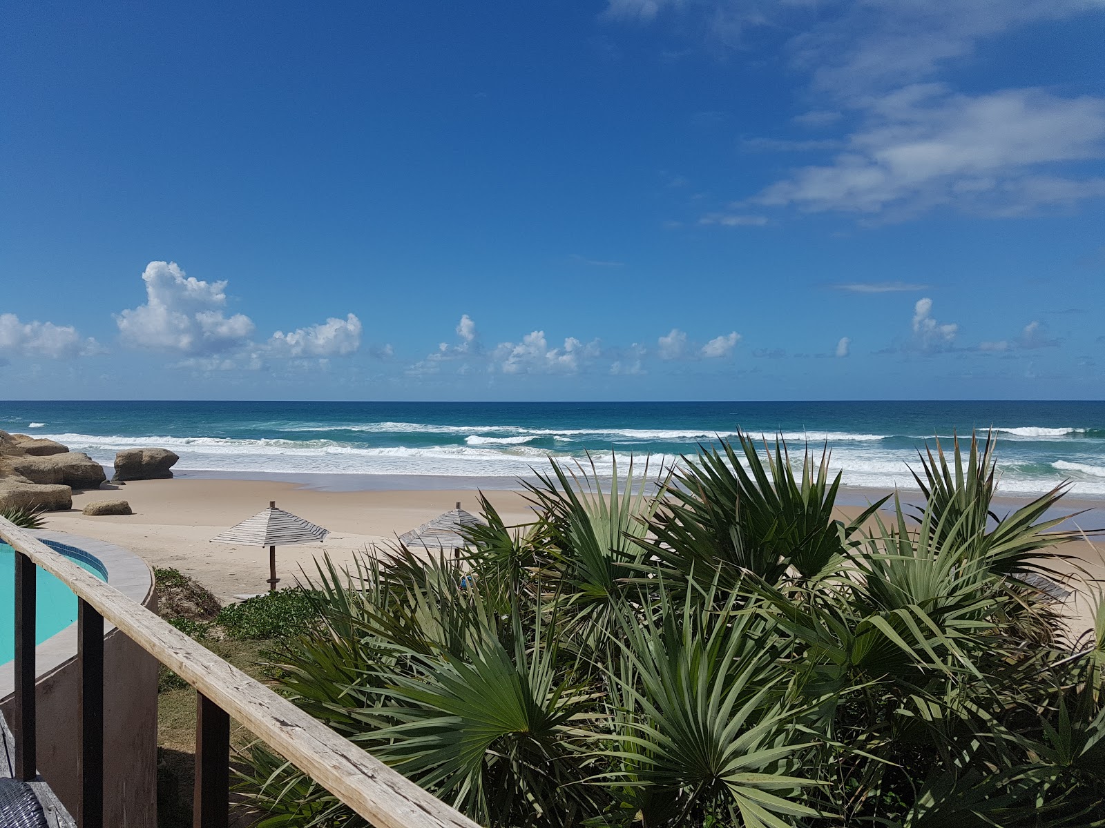 Foto van Massinga Beach met turquoise water oppervlakte