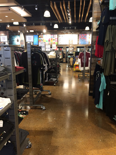 Clothing Store «Tillys», reviews and photos, 343 N Alafaya Trail, Orlando, FL 32828, USA