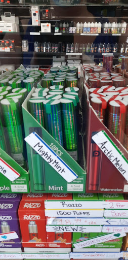 Tobacco Shop «Tundra Smoke Shop», reviews and photos, 2719 S Oneida St, Green Bay, WI 54304, USA