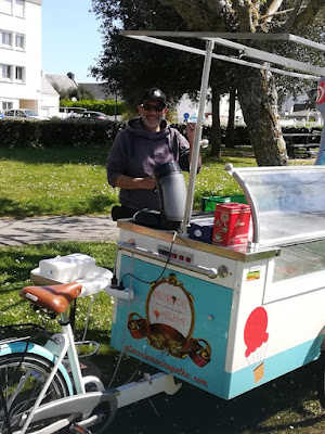 Le triporteur poète Glaces à Étel