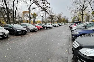 Parkplatz image