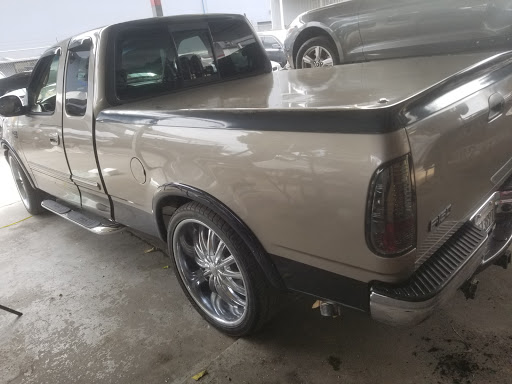 Auto Body Shop «J & H Auto Body», reviews and photos, 2632 E 55th St, Huntington Park, CA 90255, USA