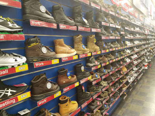 Sporting Goods Store «Big 5 Sporting Goods», reviews and photos, 5650 Allen Way #112, Castle Rock, CO 80108, USA