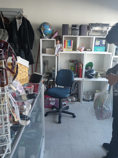 Thrift Store «Super Thrift Store Rescue Mission», reviews and photos, 13422 Saticoy St, North Hollywood, CA 91605, USA