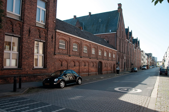 Beoordelingen van Arteveldehogeschool - Campus Leeuwstraat in Gent - Universiteit