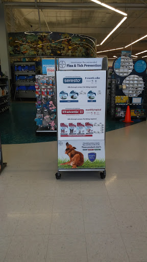 Pet Supply Store «Petco Animal Supplies», reviews and photos, 3444 S Mooney Blvd, Visalia, CA 93277, USA