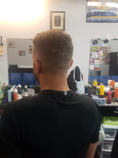 Barber Shop «Marlos Barbershop», reviews and photos, 5917 E 86th St, Indianapolis, IN 46250, USA