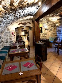 Atmosphère du Restaurant gastronomique La calquiere à Mostuéjouls - n°9
