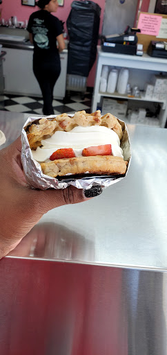 Dessert Shop «Custard Hut», reviews and photos, 25947 W Warren St, Dearborn Heights, MI 48127, USA