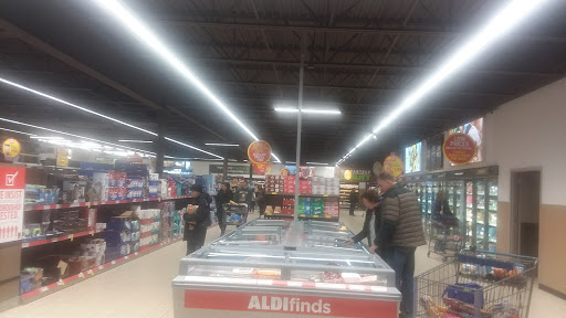 Supermarket «ALDI», reviews and photos, 700 Roosevelt Rd, Glen Ellyn, IL 60137, USA