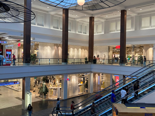 Clothing Store «H&M», reviews and photos, 6600 Topanga Canyon Blvd # 45, Canoga Park, CA 91303, USA