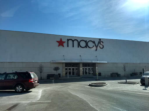 Shopping Mall «Hilldale Shopping Center», reviews and photos, 726 N Midvale Blvd, Madison, WI 53705, USA