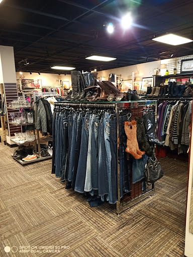Boutique «Blue, a Goodwill Boutique - Tacoma», reviews and photos, 2520 N Proctor St, Tacoma, WA 98406, USA