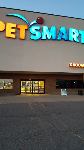 PetSmart, 355 Howe Ave, Cuyahoga Falls, OH 44221, USA, 