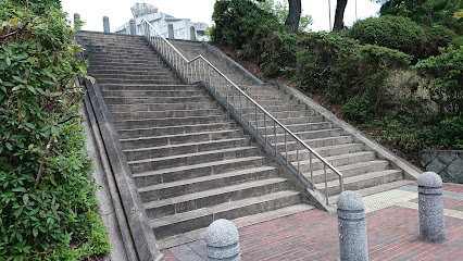 旧海軍病院前の階段