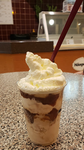 Ice Cream Shop «Haagen-DazsÂ® Ice Cream Shop», reviews and photos, 85 Middle Neck Rd, Great Neck, NY 11021, USA