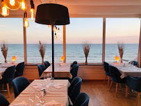 Atmosphère du Restaurant Les Terrasses du mini golf à Luc-sur-Mer - n°2