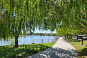 Bridgeway Lakes Community Park image