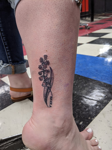 Tattoo Shop «Artistry In Motion», reviews and photos, 230 E Walnut St, North Vernon, IN 47265, USA