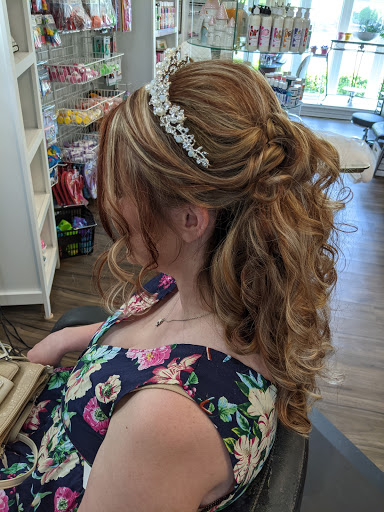 Beauty Salon «The Calla Lily Salon & Day Spa», reviews and photos, 1035 S Lincoln Ave, Aurora, IL 60505, USA