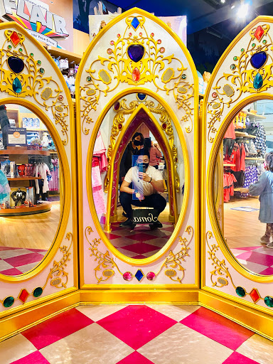 Toy Store «Disney Store», reviews and photos, 1961 Chain Bridge Rd, McLean, VA 22102, USA