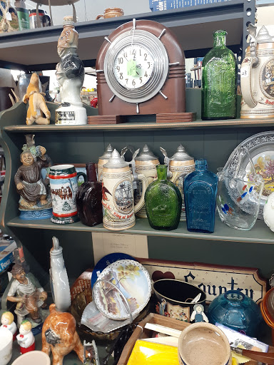 Thrift Store «Lucky Dog Thrift», reviews and photos, 158 E Main St, New Holland, PA 17557, USA