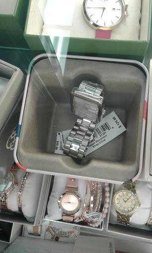 Clothing Store «Ross Dress for Less», reviews and photos, 257 N Weber Rd, Bolingbrook, IL 60490, USA