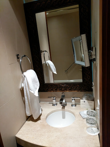 Hotel «The Heathman Hotel», reviews and photos, 1001 SW Broadway, Portland, OR 97205, USA